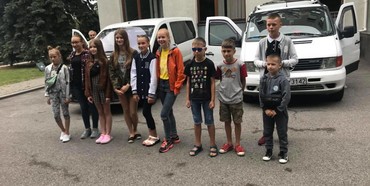 Десятеро дітей учасників АТО з Рівненщини поїхали на безкоштовні канікули до Іспанії