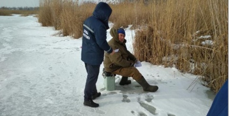 Як безпечно поводитися на льоду: поради від рятувальників Рівненщини 