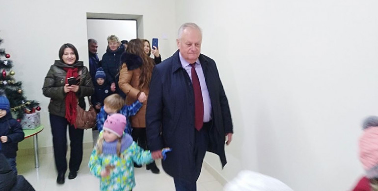 У Рівному напередодні Святого Миколая відкрили новий дитячий садочок «Вишенька» (ФОТО)