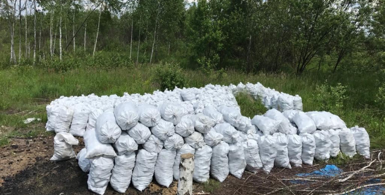 На Сарненщині вилучили  5 піролізних бочок та близько 20 тонн деревного вугілля