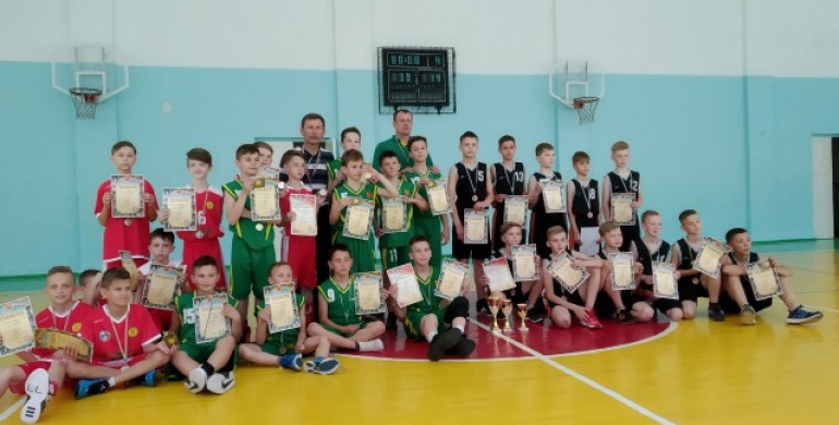 Майбутні зірки баскетболу змагалися на Чемпіонаті Рівненщини