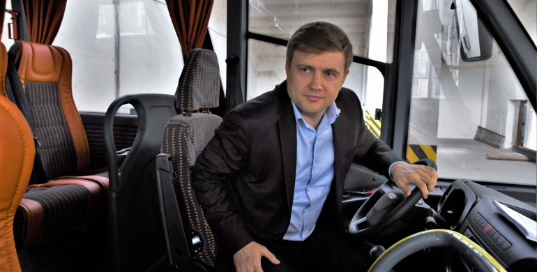 Голова ОДА "обкатав" революційний автобус Рівненщини
