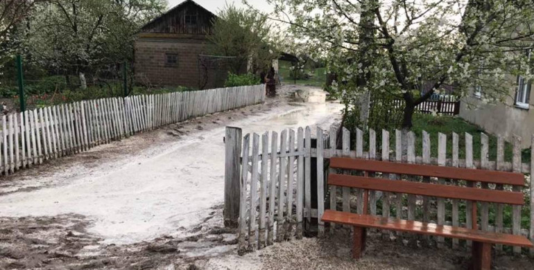 Через негоду на Млинівщині мало не затопило будинок (ФОТО)