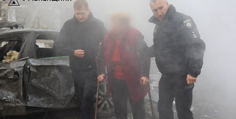 У Рівному внаслідок падіння БпЛА в житловий сектор постраждали п’ятеро людей