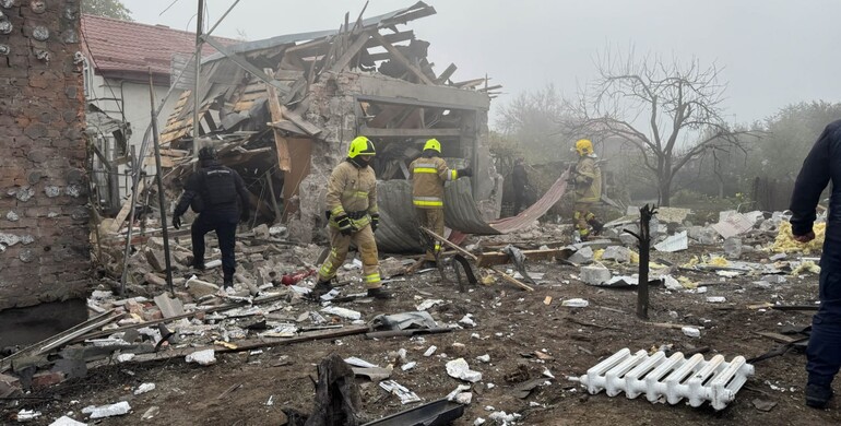 У Рівному внаслідок падіння БпЛА в житловий сектор постраждали п’ятеро людей