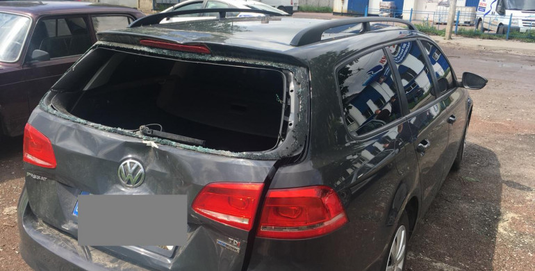 На Рівненщині розшукали автомобіль, що збив двох дівчат та втік (ФОТО, ВІДЕО)