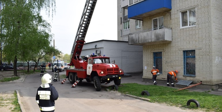 ДТП на трасі Київ-Чоп та вибух у багатоповерхівці - потерпілих рятували Єврокоптером рівненські рятувальники