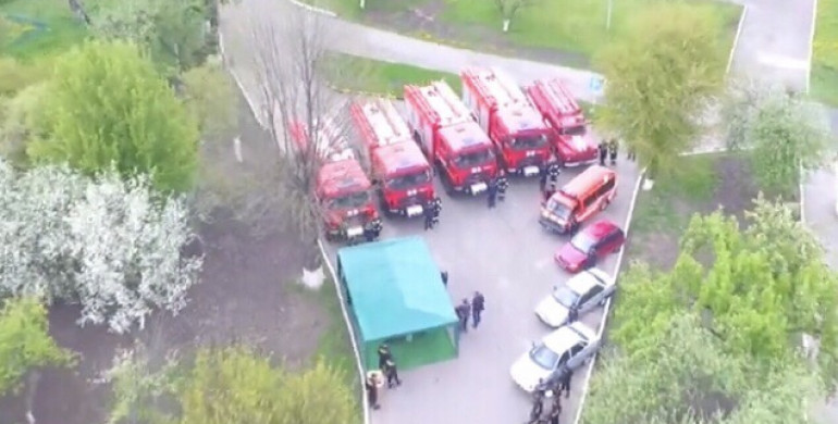  Рівненським рятувальникам подарували вживані російські автомобілі