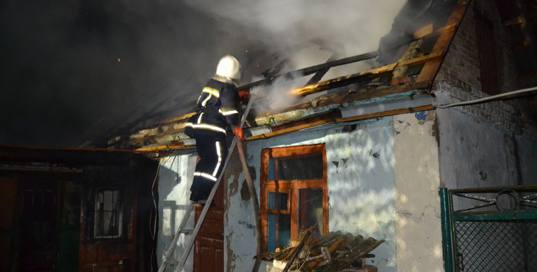 На Рівненщині пожежа знищила дім місцевого жителя