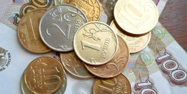 Сьогодні російський рубль  на міжнародних торгах обвалився більш ніж на 10%