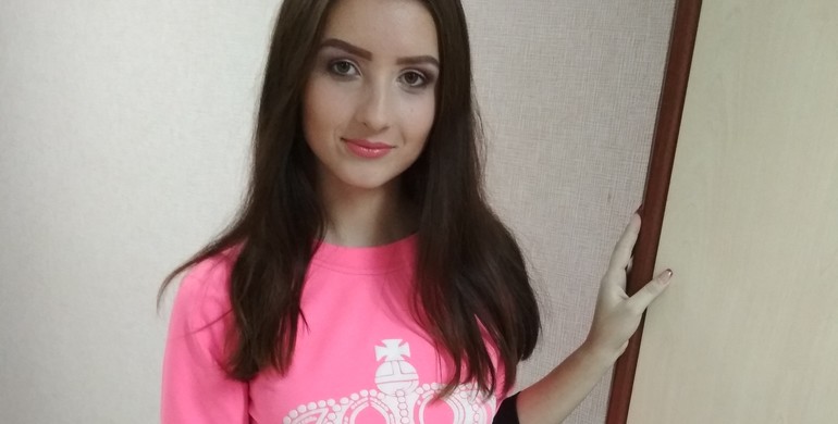 Прекрасна 17-річна рокитнівчанка змагається за перемогу в конкурсі "Чарівна красуня Полісся"