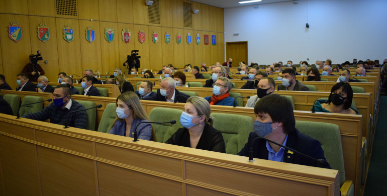 Рівненська облрада додала кошти на зарплати митцям