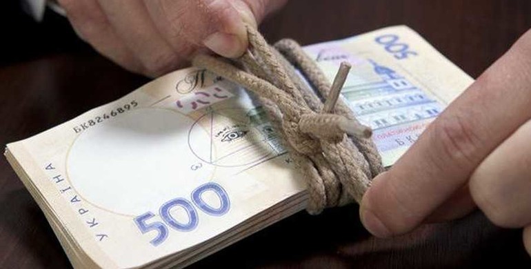 Працівник Рівненського ДАБІ піде під суд за 10 тис гривень "на лапу"