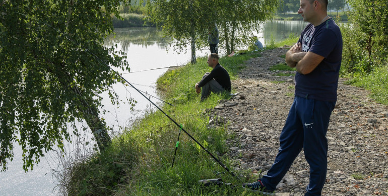 На Рівненщині для постраждалих бійців АТО провели риболовну терапію