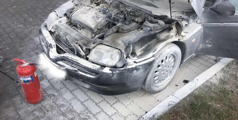 На Рівненщині сталася пожежа у авто (ФОТО)