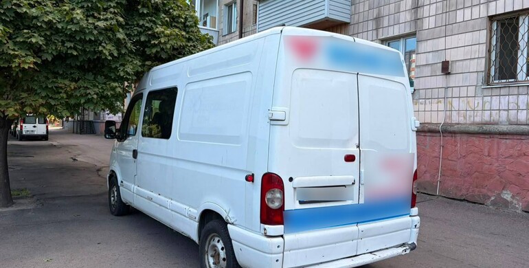 У Рівному чоловік викрав три велосипеди та інструменти 
