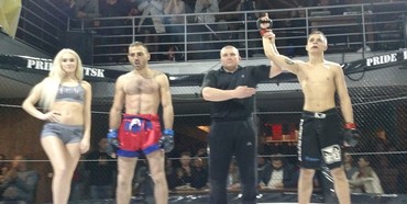 Рівнянин впевнено переміг азербайджанця на професійному турнірі ММА [+ФОТО]