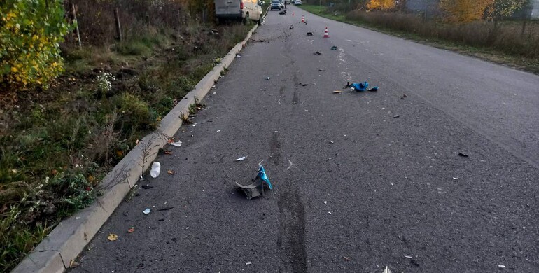 На Костопільщині внаслідок ДТП загинула скутеристка