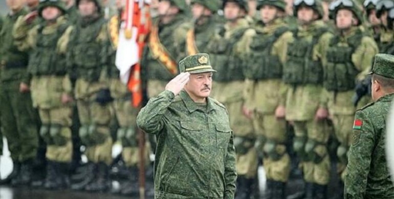 Росія активніше тисне на Білорусь для залучення у війну проти України 