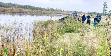 На Костопільщині тракторист перекинувся у ставок та загинув 