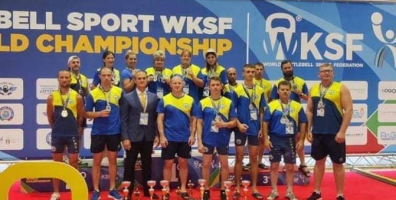 Рівненські спортсмени привезли золото з чемпіонату світу з гирьового спорту