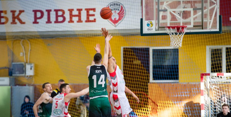 БК «Рівне» розпочав 2022 з впевненої перемоги над львівськими баскетболістами