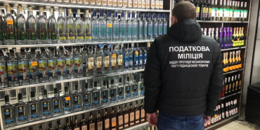 У Рівному викрили магазин, який постачав незаконний алкоголь на Волинь