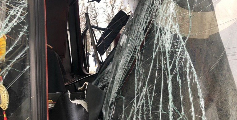 Унаслідок ДТП у Рівному постраждав водій тролейбуса 