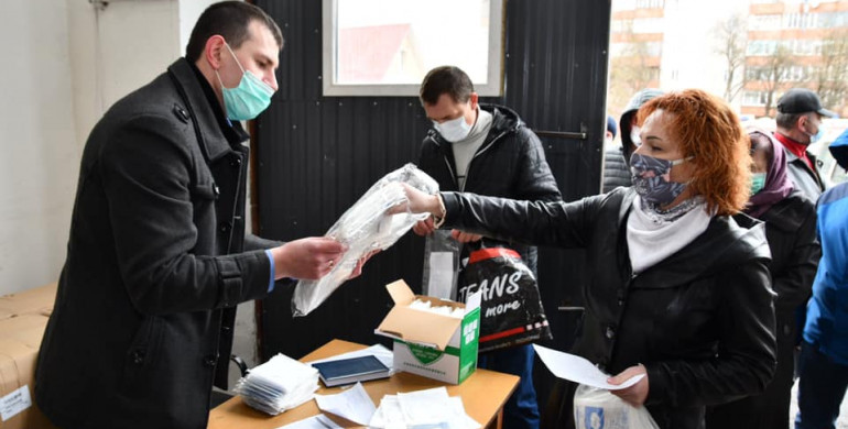 Бізнес проти коронавірусу: на Рівненщині підприємці допомагають у боротьбі з COVID-19
