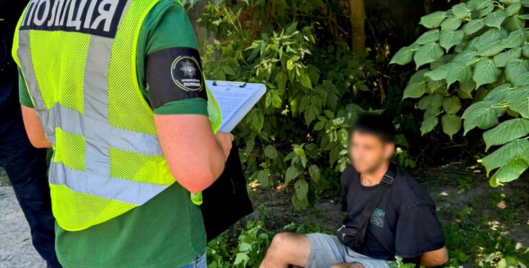 На Рівненщині викрили організовану групу, учасники якої продавали фальсифікат 