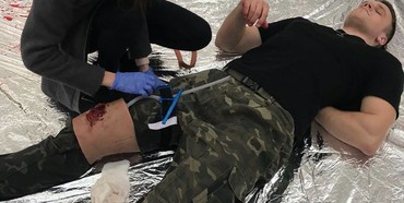 Рівненські лікарі вчили тернопільчан зупиняти кровотечу