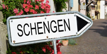 У Єврокомісії закликали продовжити заборону пересування у Шенгенській зоні 