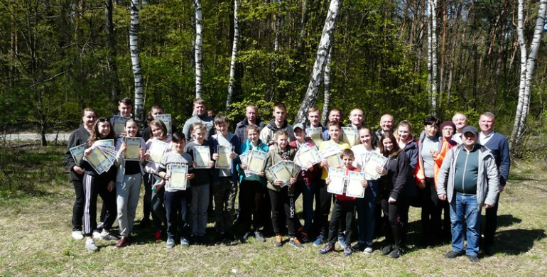 На Рівненщині школярі змагалися у спортивній радіопеленгації