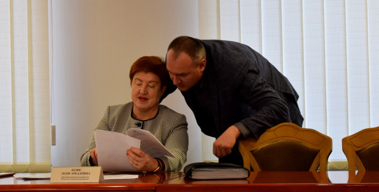 Депутати Рівнеоблради виділили  10 мільйонів на заробітну плату працівникам бюджетних установ та оплату компослуг