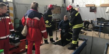 Підняття коня із септика, чоловіка - із ями на СТО: на Рівненщині рятувальники виїжджали на допомогу 4 рази