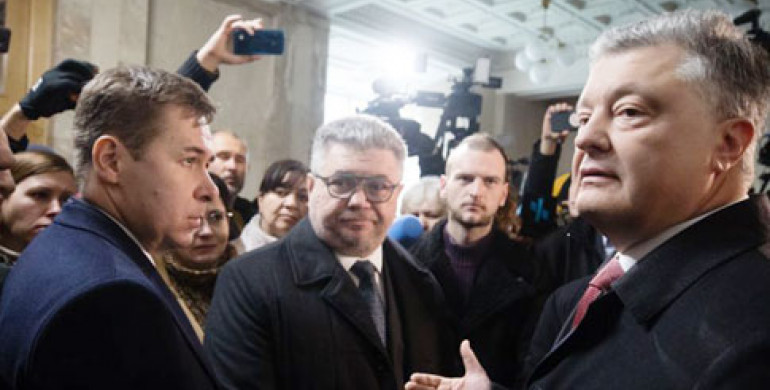 Порошенка у справі про держзраду захищає російський адвокат
