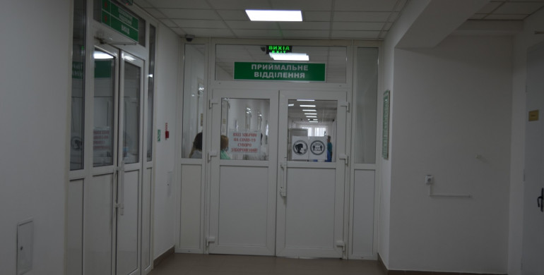 У Рокитнівській лікарні відкрили оновлене приймальне відділення