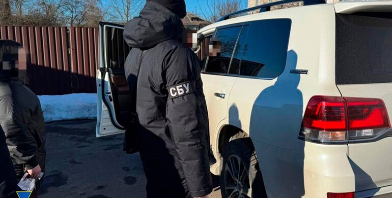 На Рівненщині викрили сімʼю медиків, яка допомагала чоловікам ухилятися від мобілізації 