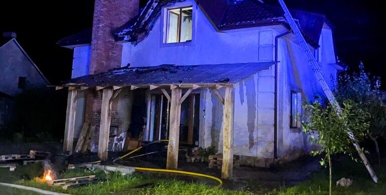 В Острозі чоловік підпалив будинок колишньої 
