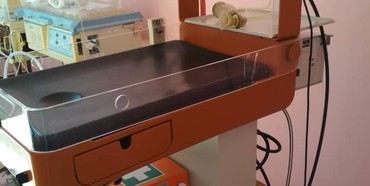 Лікарня на Рівненщині отримала сучасний реанімаційний столик для немовлят 