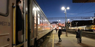 «Укрзалізниця» скасовує продаж квитків у «червоних» зонах та змінює маршрути потягів