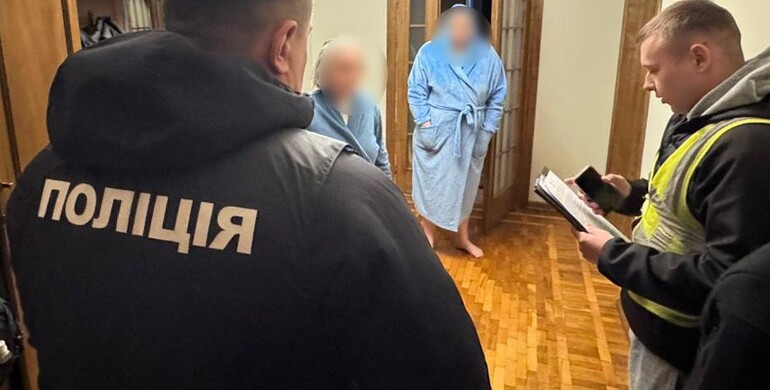 Нацполіція проводить понад 70 обшуків у медзакладах по всій країні