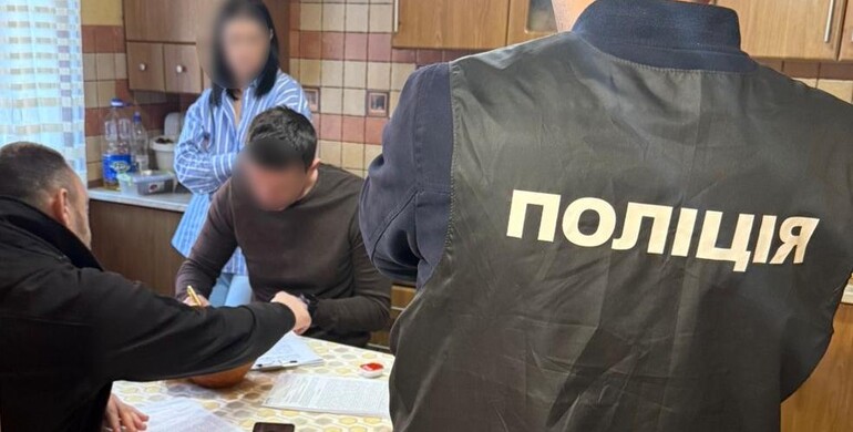 Нацполіція проводить понад 70 обшуків у медзакладах по всій країні