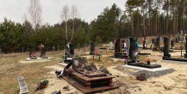 Невідомі розтрощили надгробки на цвинтарі на Дубровиччині
