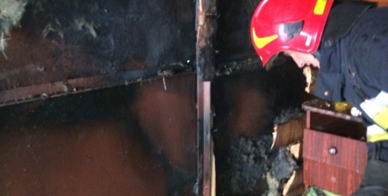 У Сарнах внаслідок пожежі згоріли два гаражі (ФОТО)