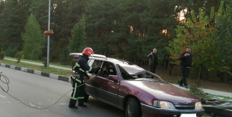 Чергова ДТП на Рівненщині: рятувальники надавали допомогу (ФОТО)