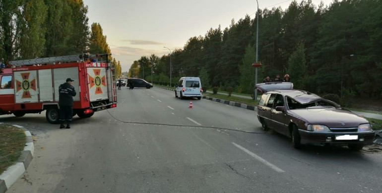 Чергова ДТП на Рівненщині: рятувальники надавали допомогу (ФОТО)