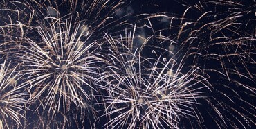 У Рівному в четверту річницю війни запустили феєрверк