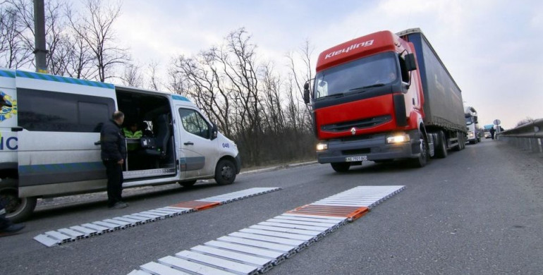 За перевантажений автомобіль підприємиця сплатить понад 100 тисяч гривень 