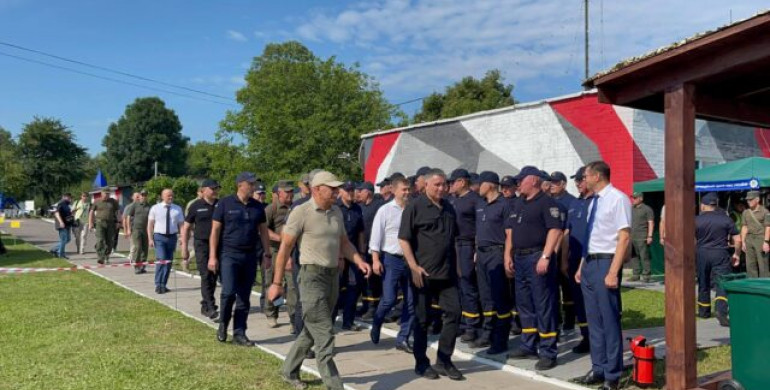 На полігоні поблизу Рівного тривають навчання силовиків: присутній міністр МВС Арсен Аваков